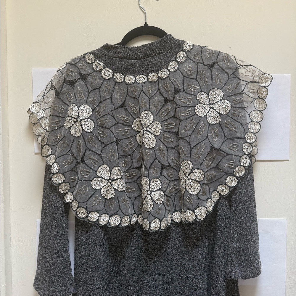 Source Unknown Black and Silver Floral Cape/Collar with lots of beading - Picture 2 of 9